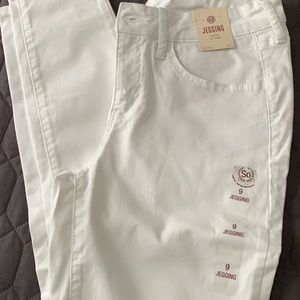 NWT white jeggings
